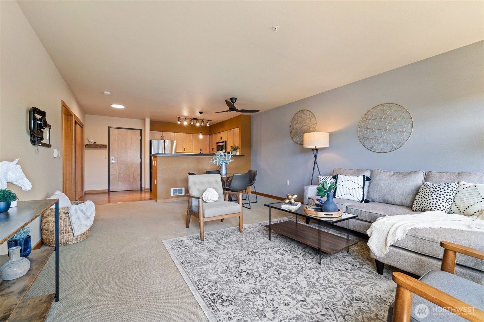 827 Hiawatha Place S Seattle WA 98144