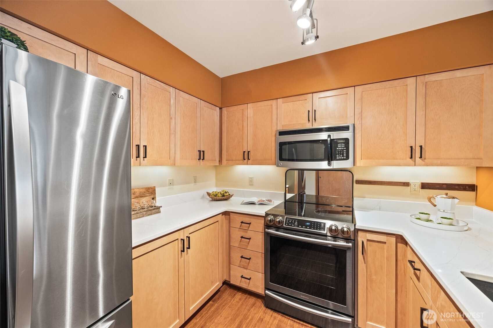 827 Hiawatha Place S Seattle WA 98144