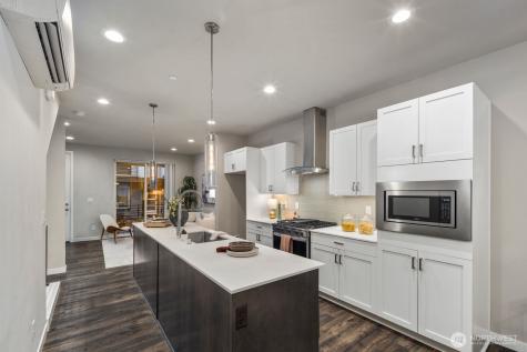 14517 1st Avenue NE Shoreline WA 98155