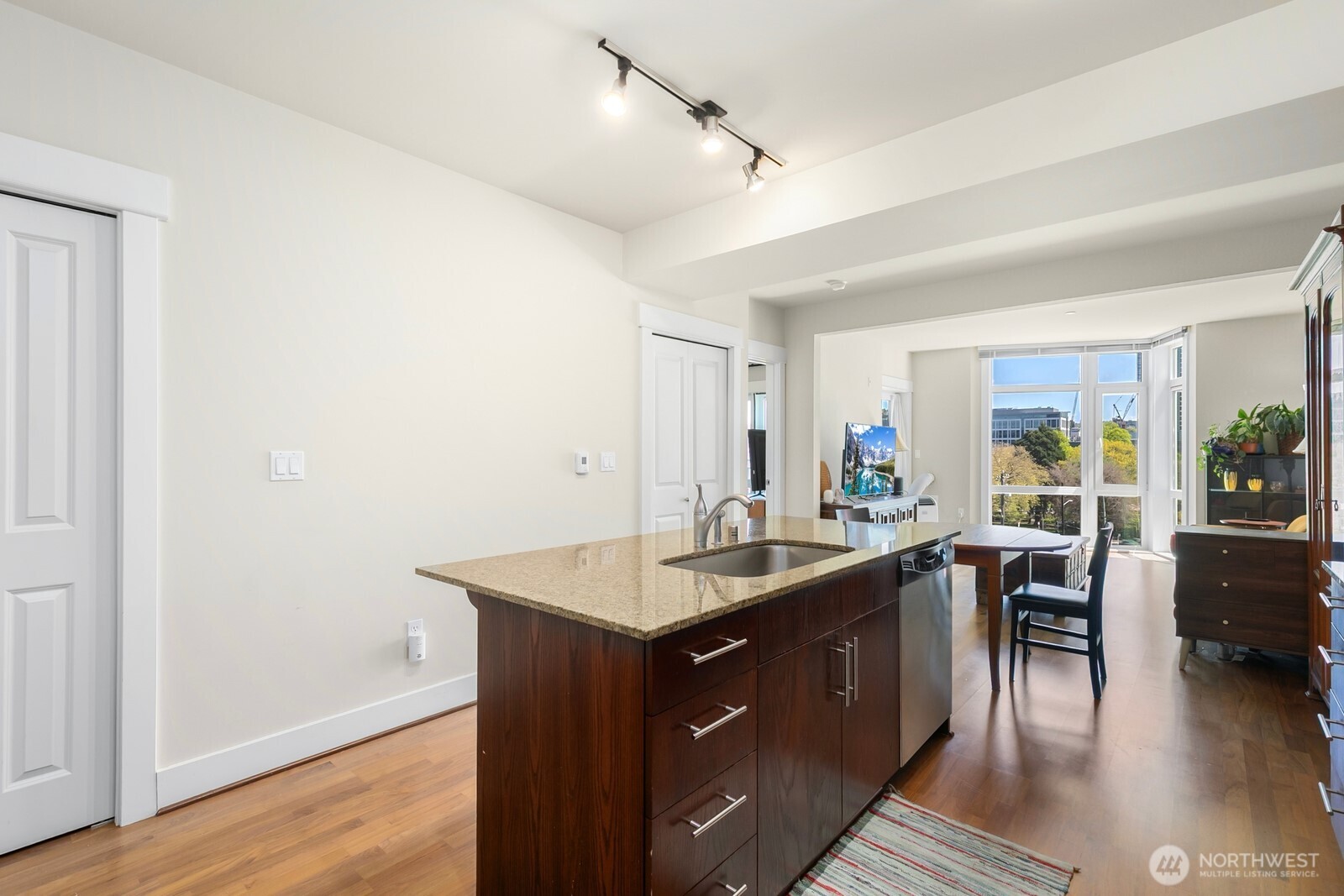 699 John Street Seattle WA 98109