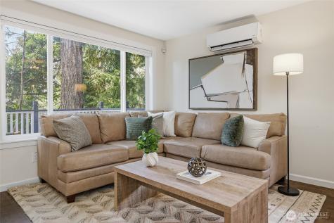 9165 45th Avenue SW Seattle WA 98136