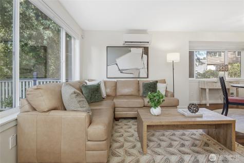 9165 45th Avenue SW Seattle WA 98136