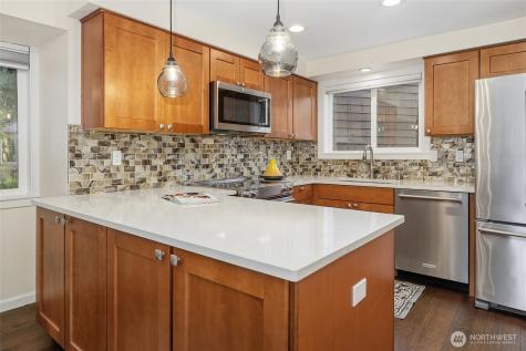 9165 45th Avenue SW Seattle WA 98136