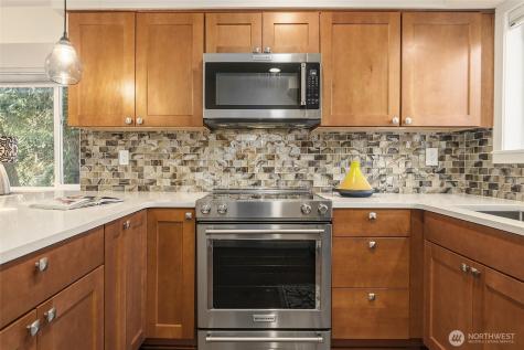 9165 45th Avenue SW Seattle WA 98136