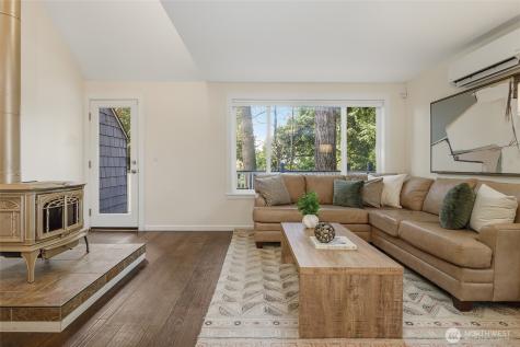 9165 45th Avenue SW Seattle WA 98136