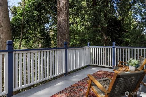 9165 45th Avenue SW Seattle WA 98136