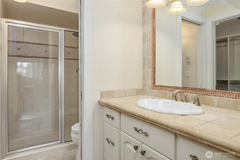 9165 45th Avenue SW Seattle WA 98136