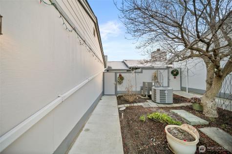 1310 Castlerock Avenue Wenatchee WA 98801