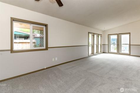 27470 149th Avenue SE Kent WA 98042