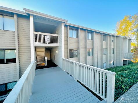 1319 Puget Renton WA 98055