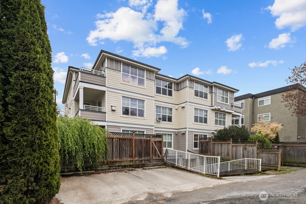 10549 Stone Ave N Seattle WA 98133
