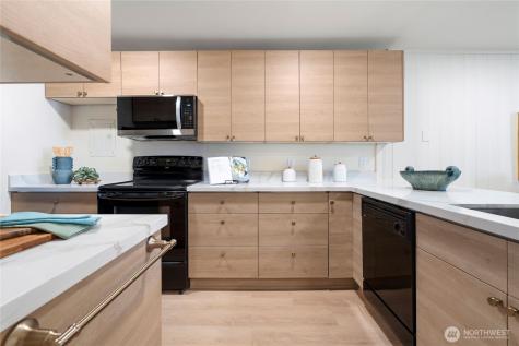 6439 139th Avenue NE Redmond WA 98052