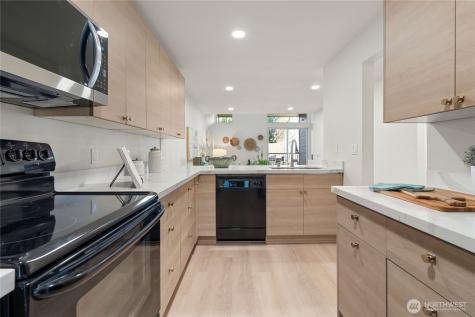 6439 139th Avenue NE Redmond WA 98052