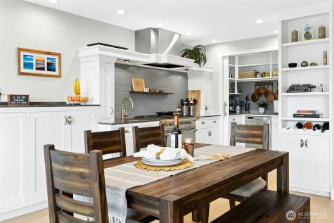 9201 NE Juanita Drive Kirkland WA 98034