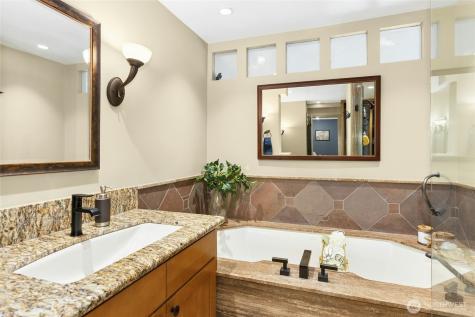 9201 NE Juanita Drive Kirkland WA 98034