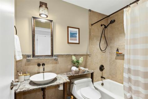 9201 NE Juanita Drive Kirkland WA 98034