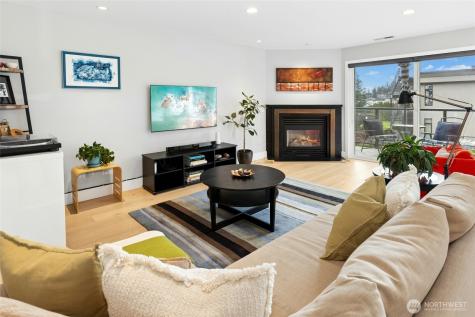 9201 NE Juanita Drive Kirkland WA 98034