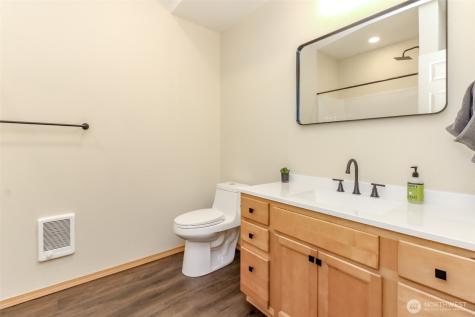 18615 101st Avenue Ct E Puyallup WA 98375