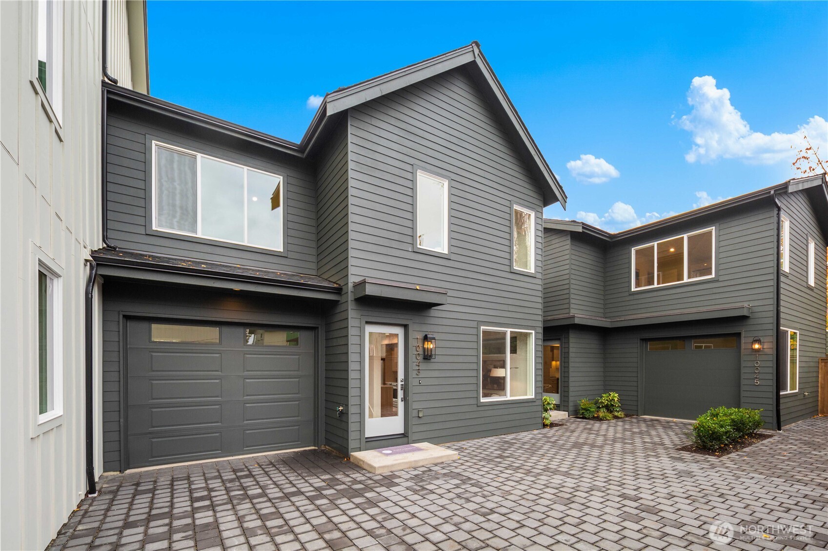 10043 8th Avenue NW Seattle WA 98177