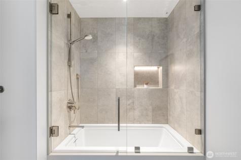 2033 2nd Avenue Seattle WA 98121