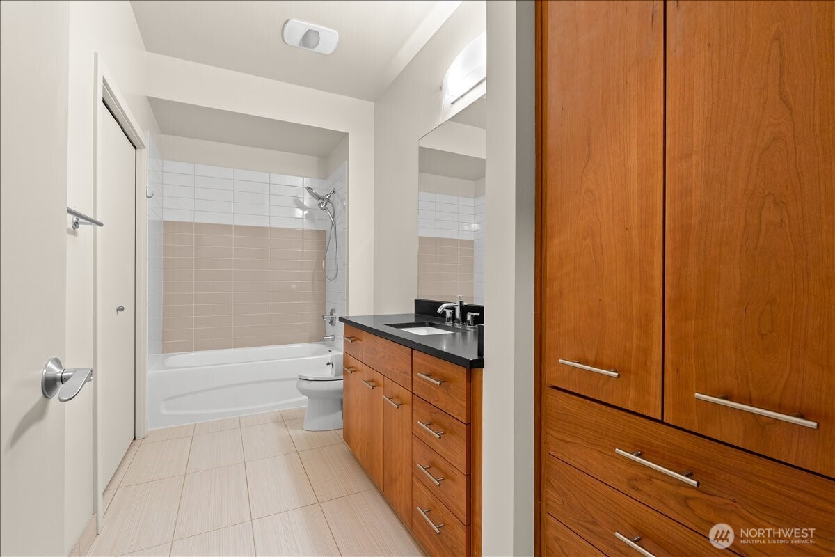 2960 Eastlake Avenue E Seattle WA 98102