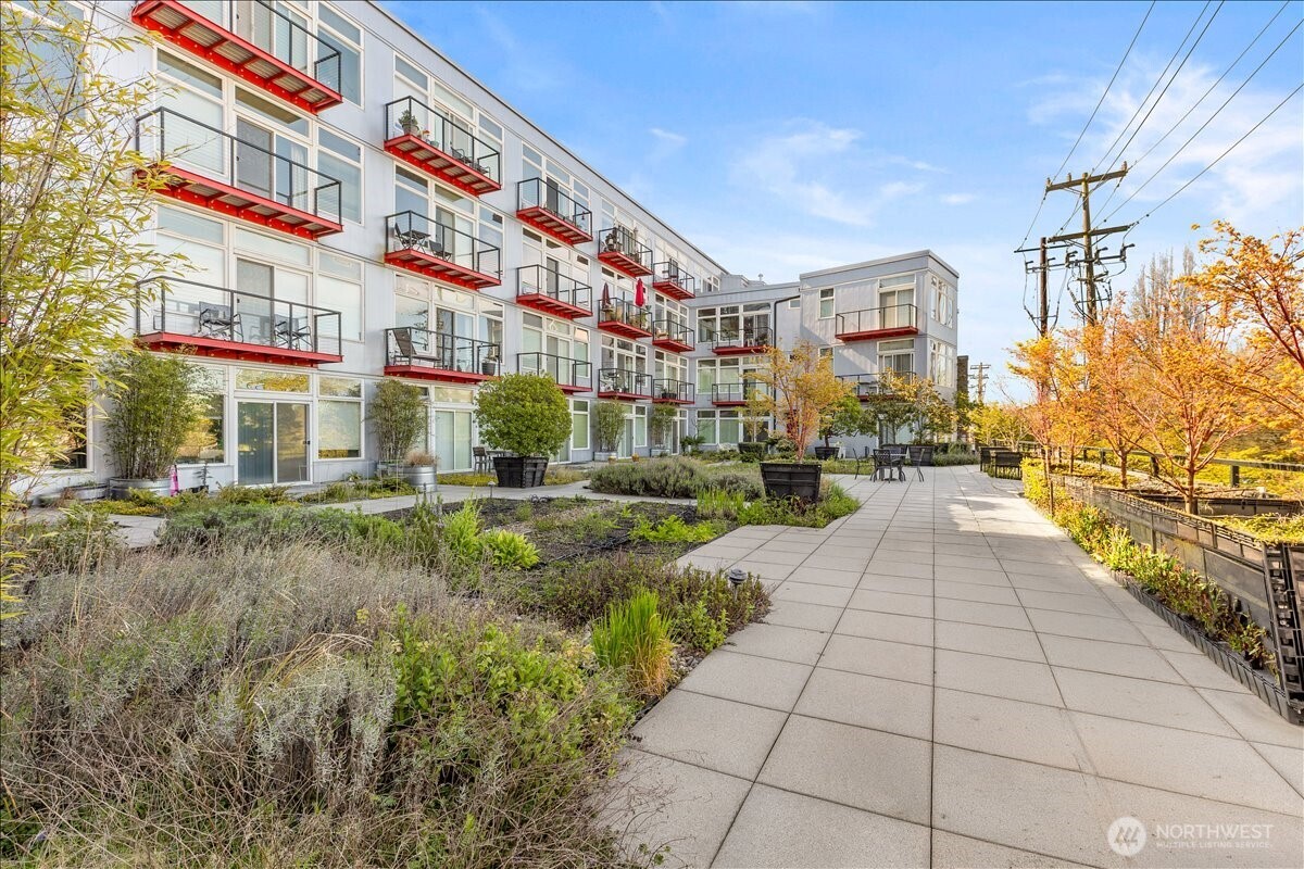 2960 Eastlake Avenue E Seattle WA 98102