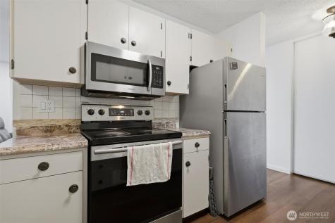10457 Des Moines Memorial Drive S Seattle WA 98168