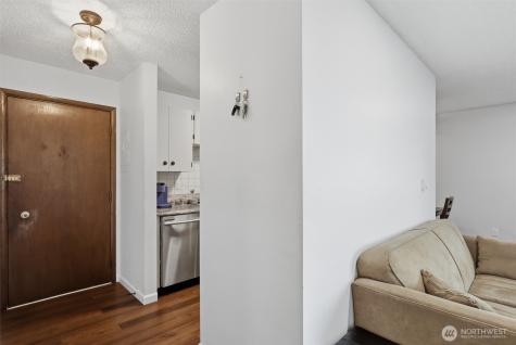 10457 Des Moines Memorial Drive S Seattle WA 98168