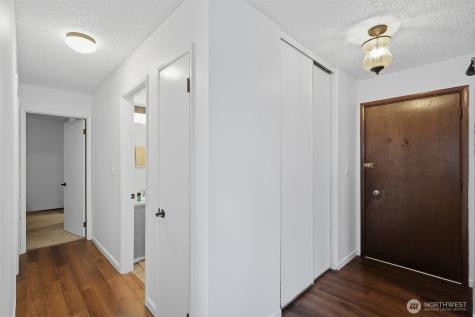 10457 Des Moines Memorial Drive S Seattle WA 98168