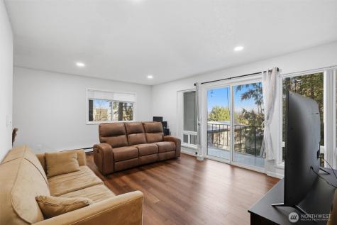 10457 Des Moines Memorial Drive S Seattle WA 98168