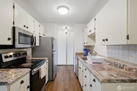 10457 Des Moines Memorial Drive S Seattle WA 98168