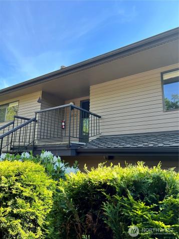 10628 Glen Acres Dr S Seattle WA 98168