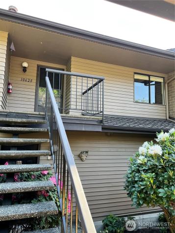 10628 Glen Acres Dr S Seattle WA 98168