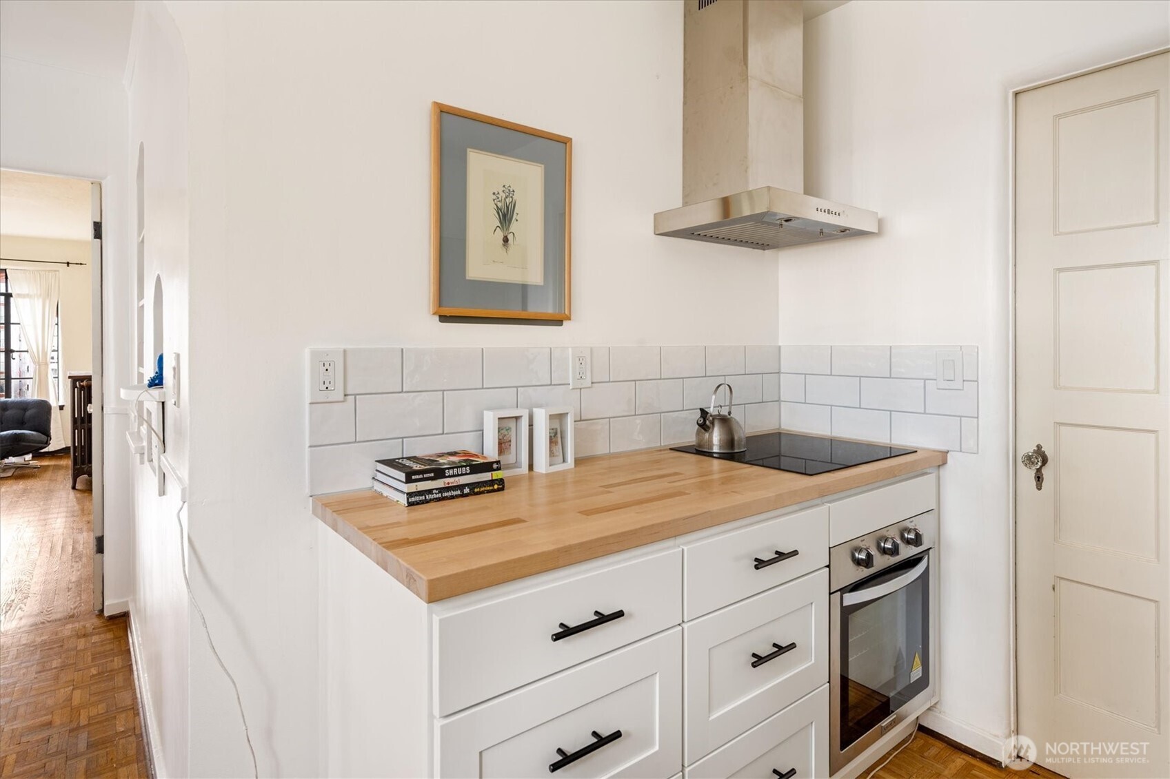 1106 NE 42nd Seattle WA 98105