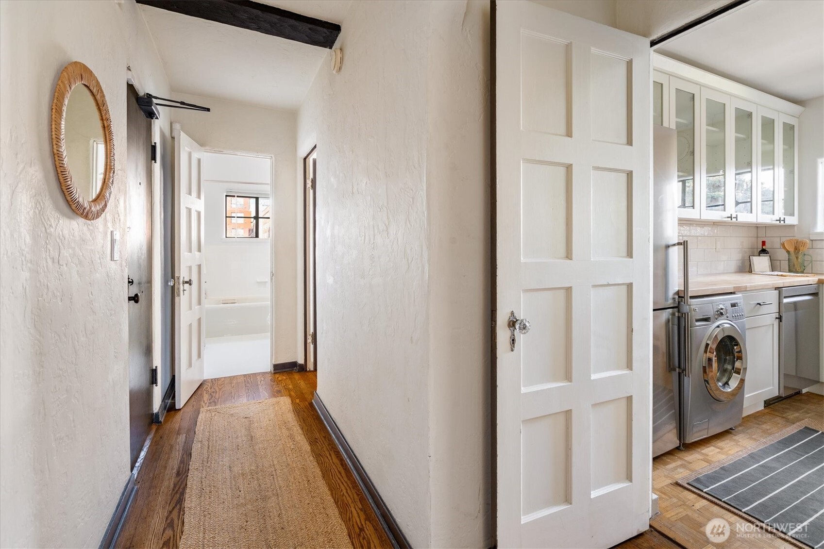 1106 NE 42nd Seattle WA 98105