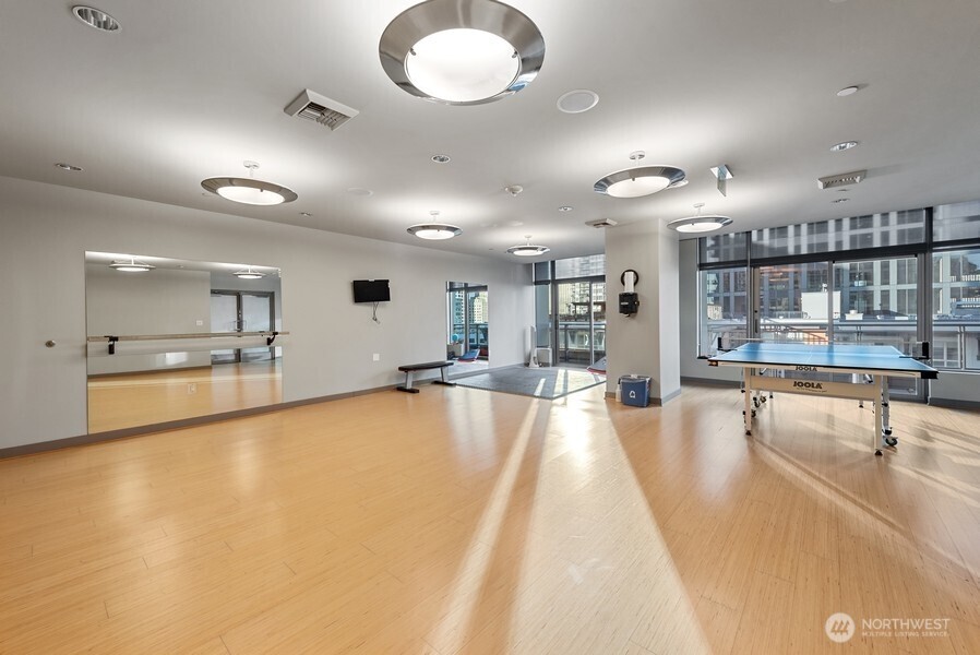 2033 2nd Avenue Seattle WA 98121
