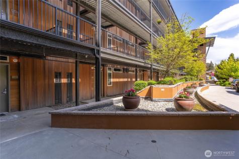 2220 W Woodin Chelan WA 98816