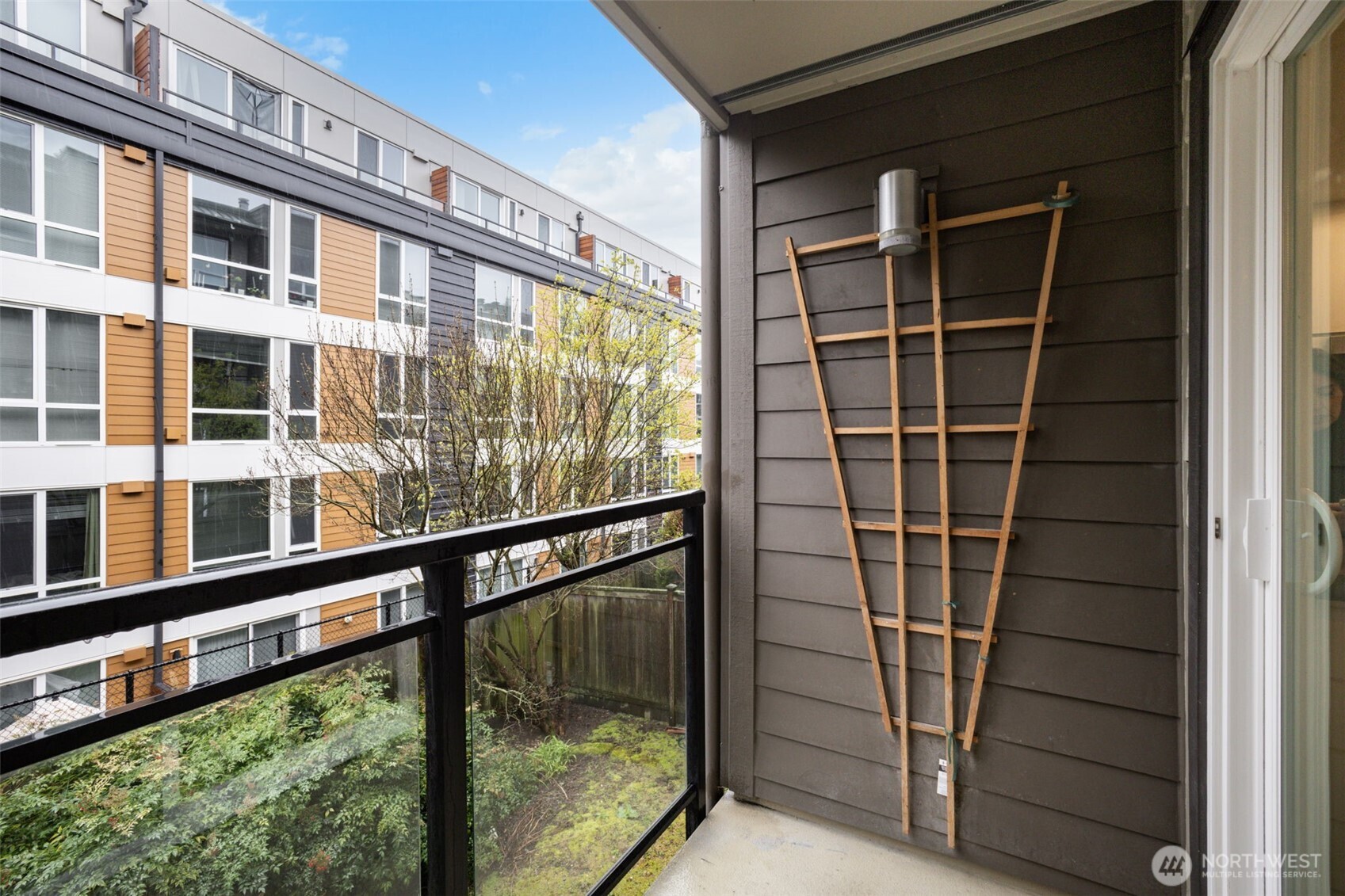 2219 14th Avenue W Seattle WA 98119