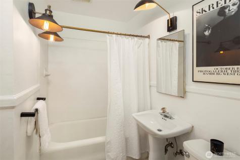 408 Bellevue Ave E Seattle WA 98102