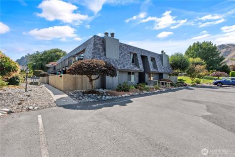 1535 Castlerock Avenue Wenatchee WA 98801