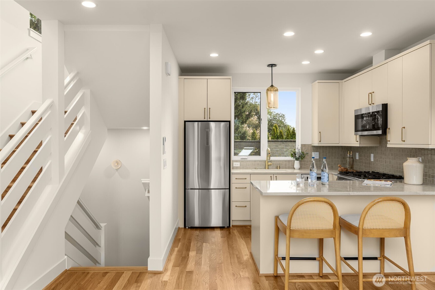 2844 35th Avenue W Seattle WA 98199