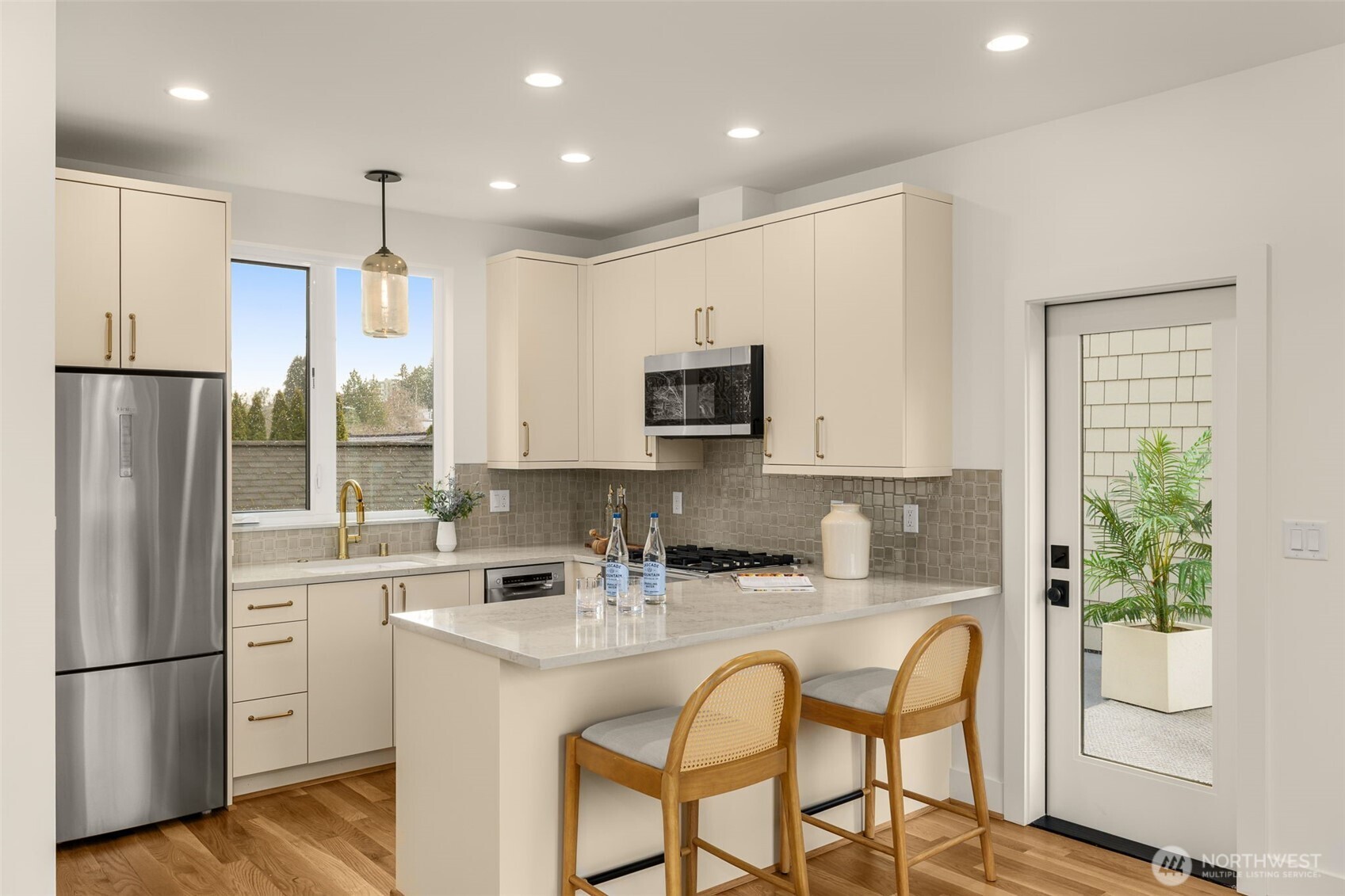 2844 35th Avenue W Seattle WA 98199
