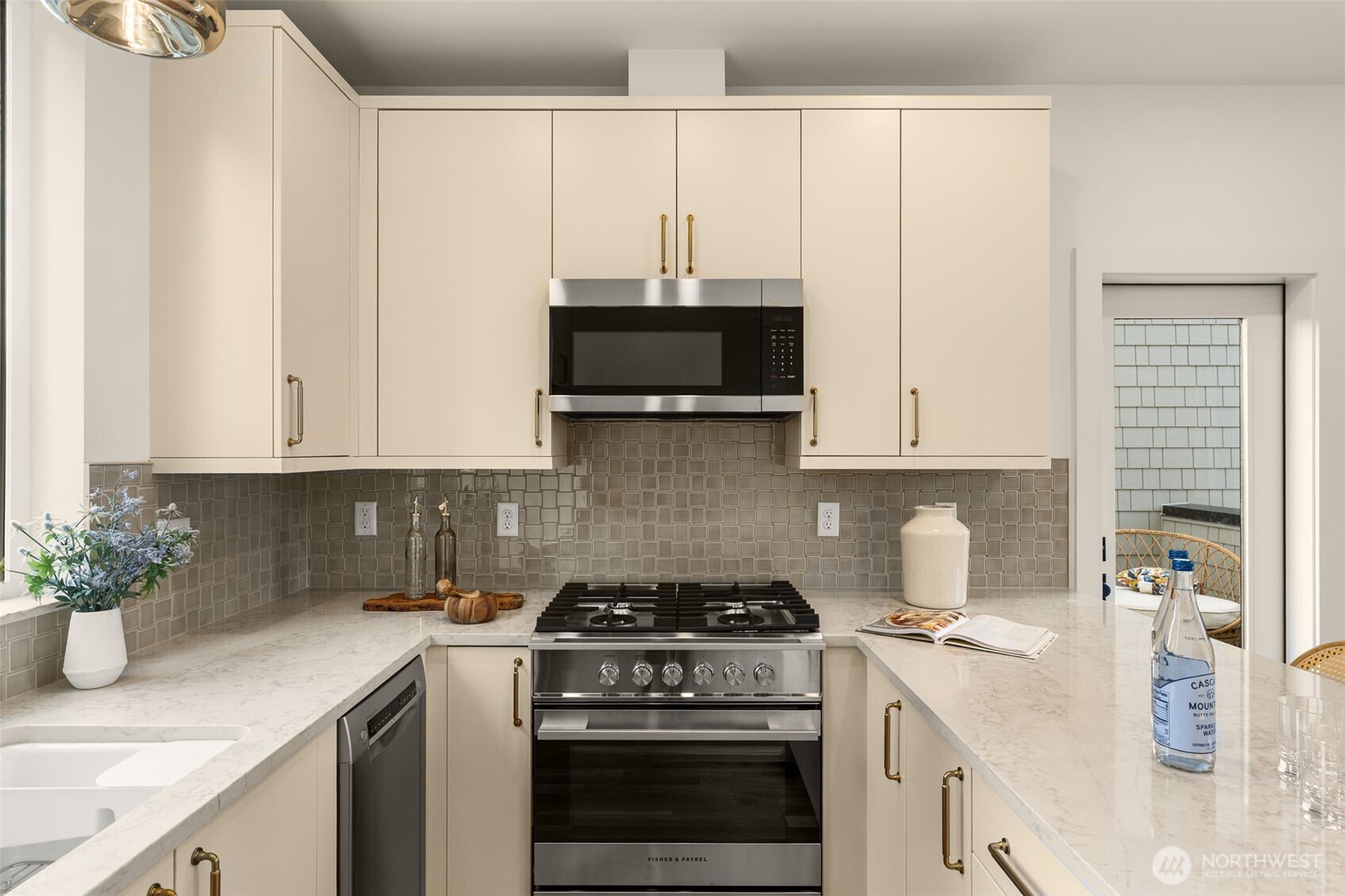 2844 35th Avenue W Seattle WA 98199