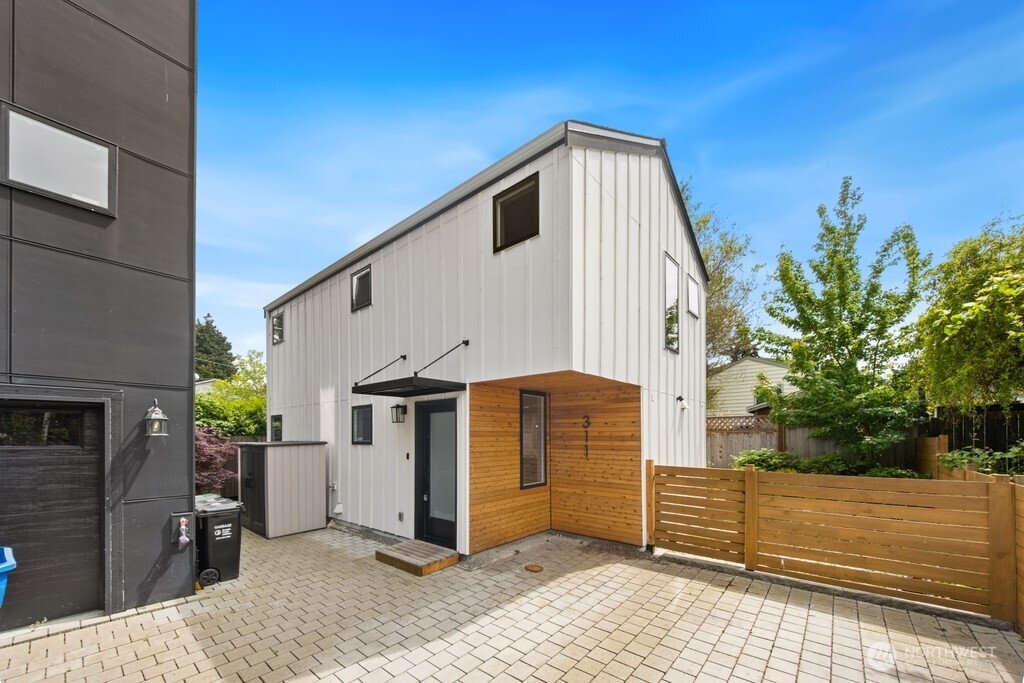 311 NW 89th Street Seattle WA 98117