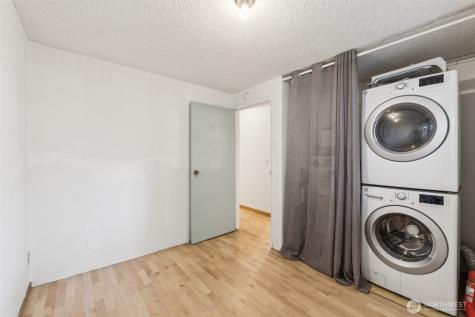 5806 200th Street SW Lynnwood WA 98036