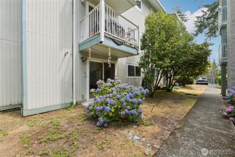 5806 200th Street SW Lynnwood WA 98036