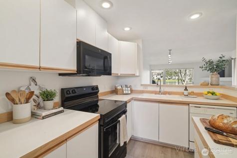 23628 55th Place S Kent WA 98032