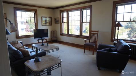 233 14th Avenue E Seattle WA 98112