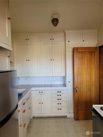 233 14th Avenue E Seattle WA 98112