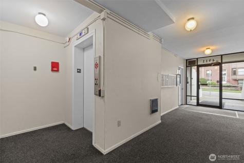 4911 Fremont Avenue N Seattle WA 98103